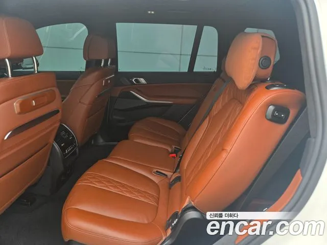 BMW X7 xDrive 40d M Sport 7 мест — Фото автомобиля 7