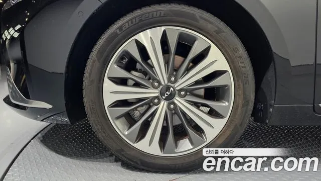Kia K8 Hybrid — Фото автомобиля 5