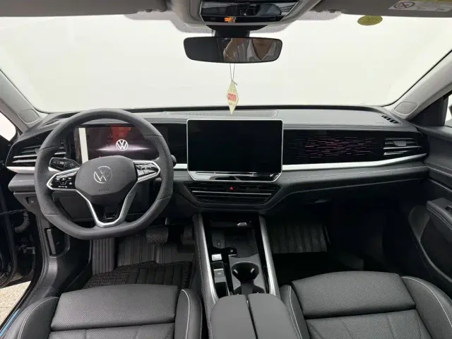 Volkswagen Passat — Фото автомобиля 9