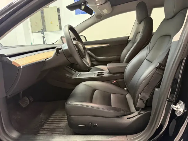 Tesla Model 3 — Фото автомобиля 7