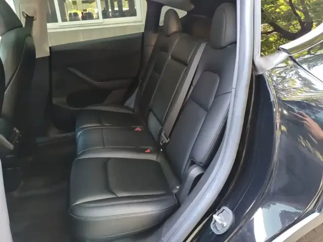 Tesla Model Y — Фото автомобиля 16