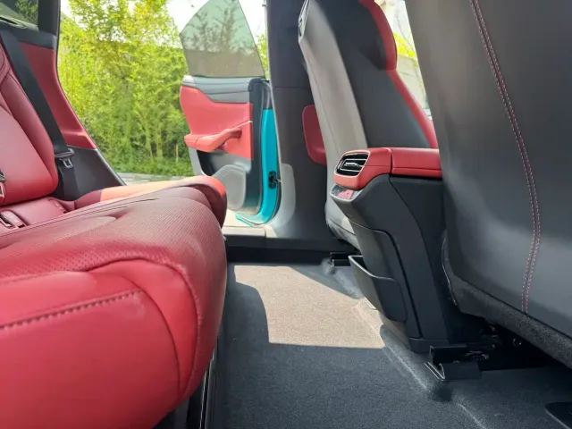 Xiaomi SU7 — Фото автомобиля 6