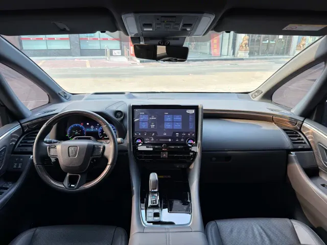 Toyota Vellfire — Фото автомобиля 6