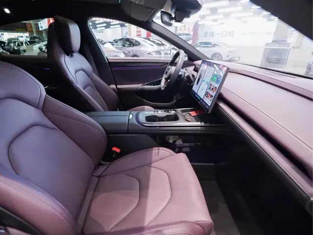 Xiaomi SU7 — Фото автомобиля 17