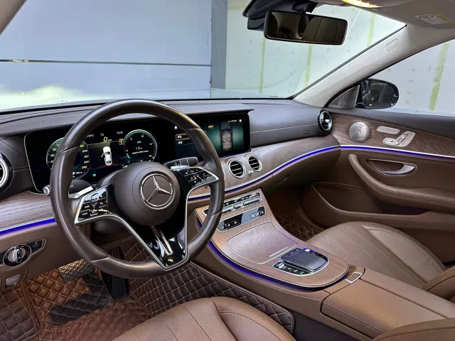 Mercedes-Benz E-Class — Фото автомобиля 11