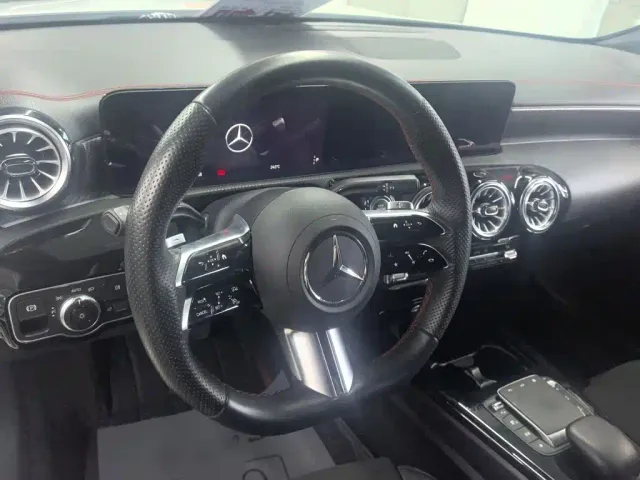 Mercedes-Benz A-Class — Фото автомобиля 4