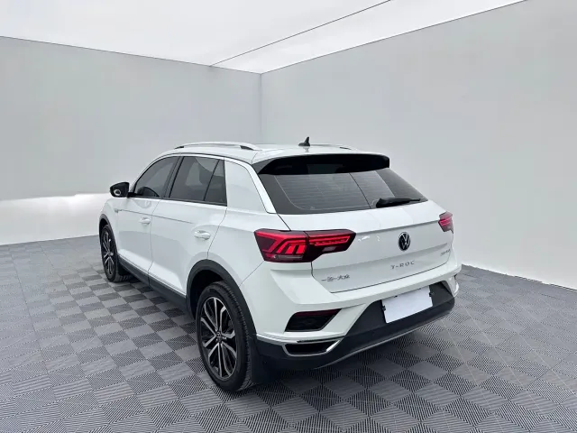 Volkswagen T-Roc — Фото автомобиля 4