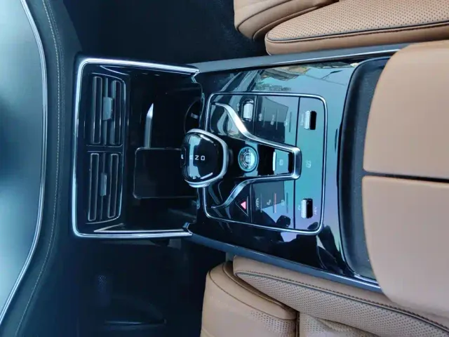 BYD Tang — Фото автомобиля 16
