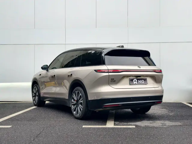 Nio ES8 — Фото автомобиля 6
