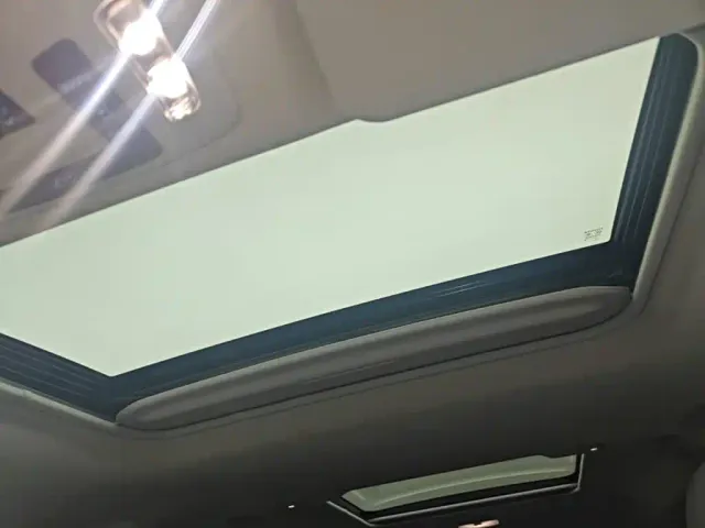 Toyota Granvia 2022 2.5L Hybrid Premium Edition — Фото автомобиля 17