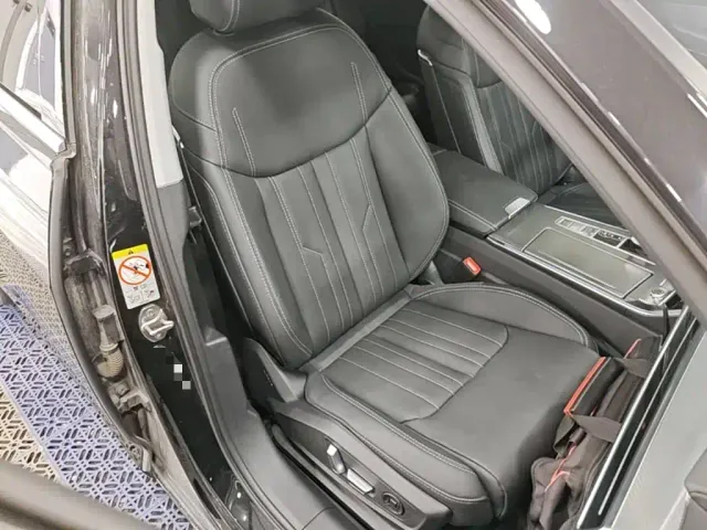 Audi A6L — Фото автомобиля 24