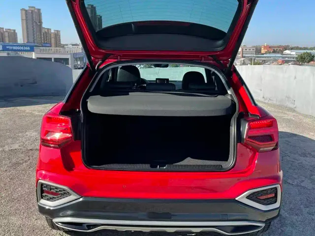 Audi Q2L — Фото автомобиля 10