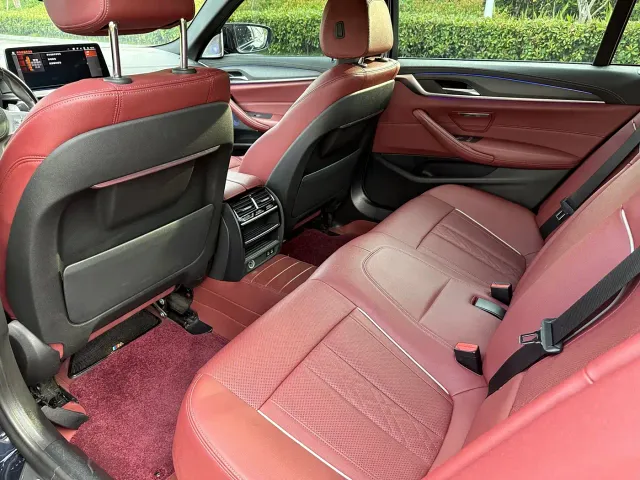 BMW 5 Series — Фото автомобиля 10