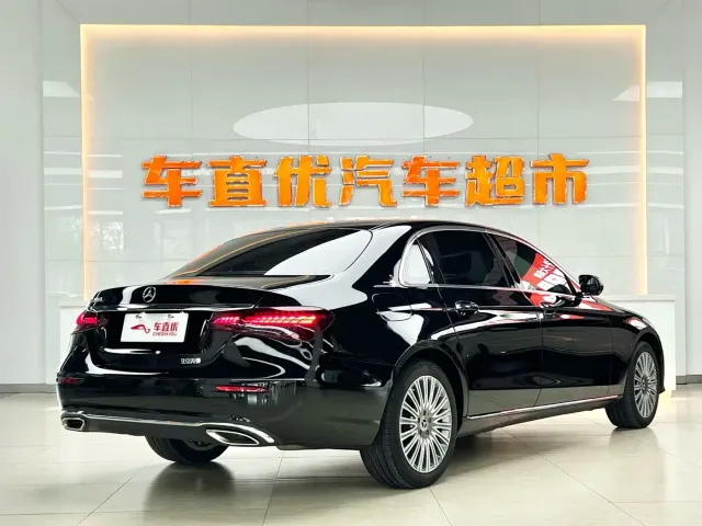 Mercedes-Benz E-Class — Фото автомобиля 5