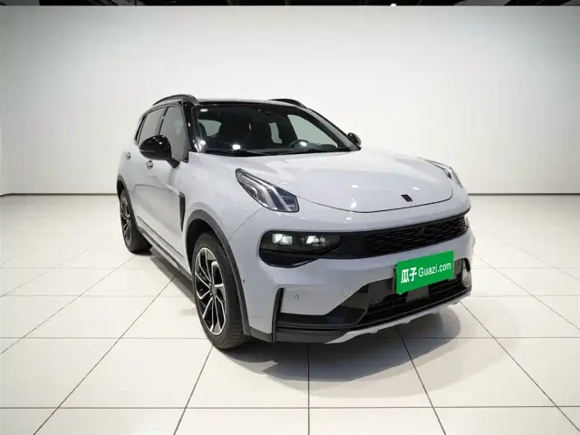 Lynk & Co 01 — Фото автомобиля 20