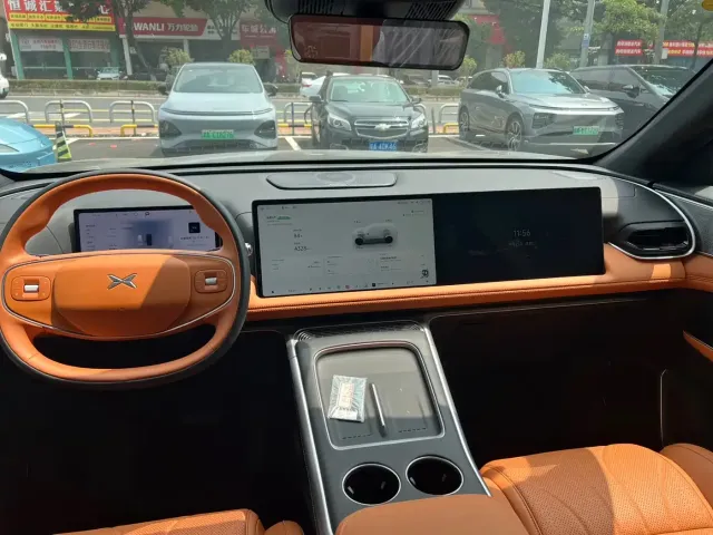 XPeng XPeng G9 2025 Model Long Range Ultra — Фото автомобиля 14