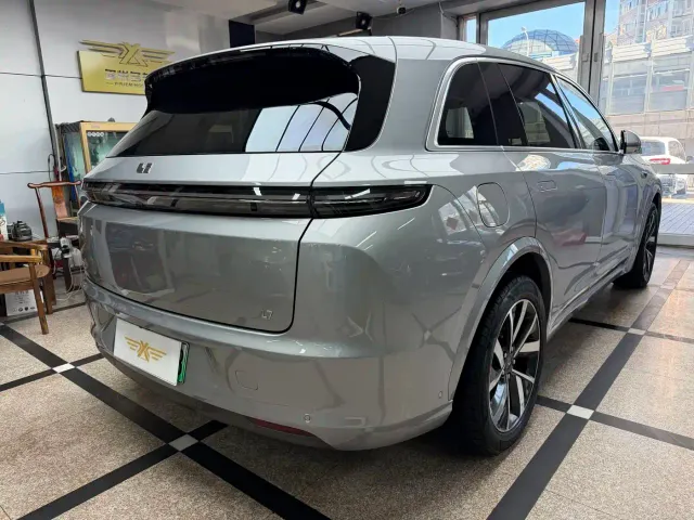 Li Auto L7 — Фото автомобиля 6