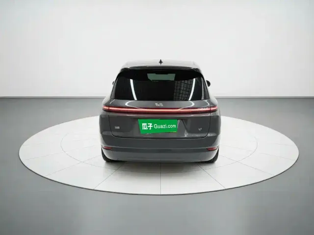 Li Auto L9 — Фото автомобиля 5
