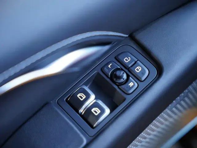 Lotus Emira — Фото автомобиля 22