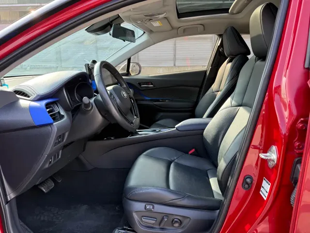 Toyota C-HR — Фото автомобиля 13