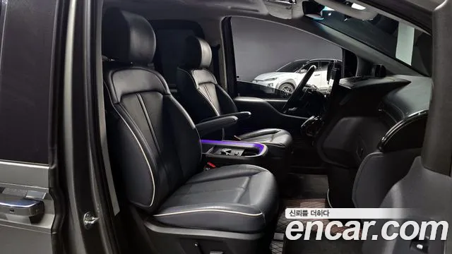 Hyundai Staria Staria 4WD Lounge 7 мест — Фото автомобиля 9