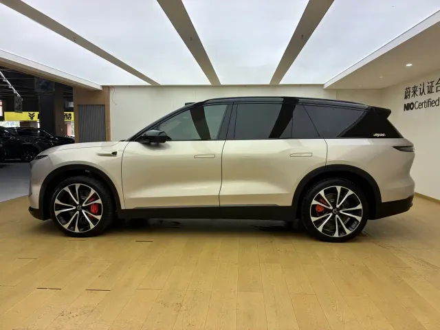 Nio ES8 — Фото автомобиля 5