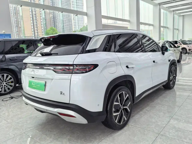BYD Song L DM-i — Фото автомобиля 13