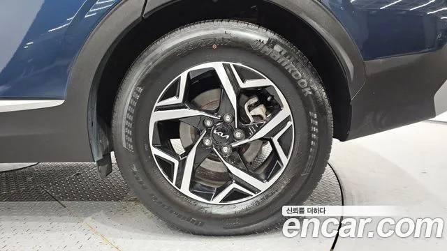 Kia Sportage Sportage 5-е поколение Бензин 1.6 турбо 2WD — Фото автомобиля 21