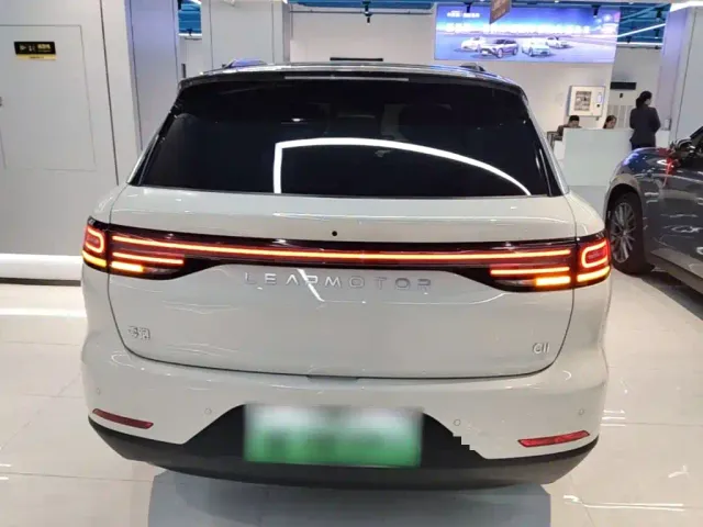 Leapmotor C11 — Фото автомобиля 5