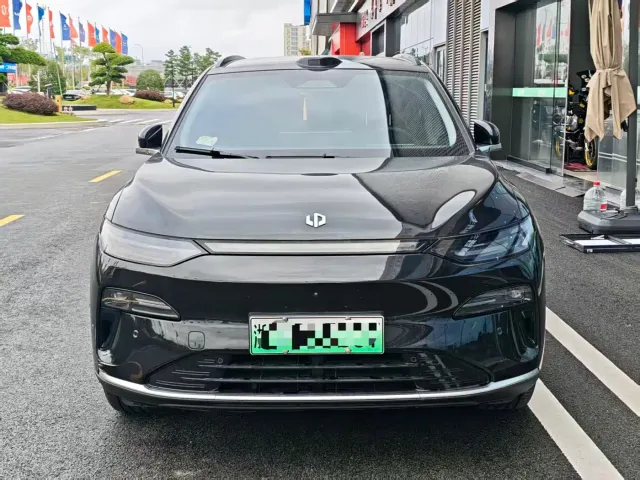 Leapmotor C11 — Фото автомобиля 2