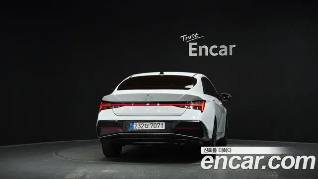 Hyundai Avante CN7 — Фото автомобиля 4