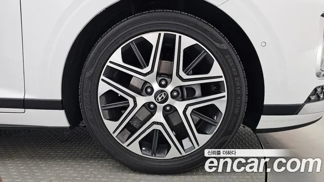 Hyundai Grandeur GN7 — Фото автомобиля 6
