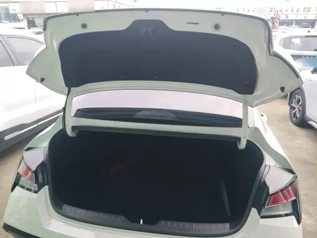 Hyundai Elantra 2023 1.5L CVT GLX Elite Edition — Фото автомобиля 18