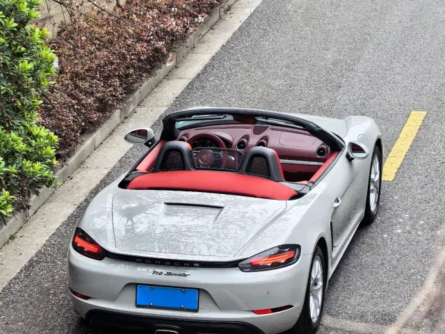 Porsche 718 — Фото автомобиля 15