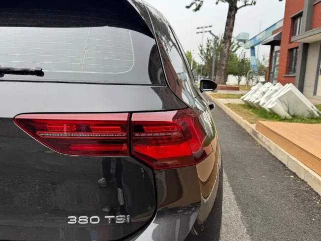 Volkswagen Golf GTI — Фото автомобиля 13
