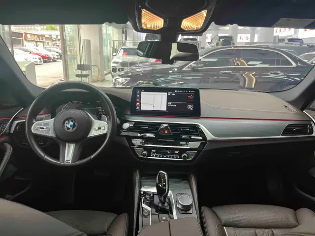 BMW 5 Series — Фото автомобиля 5