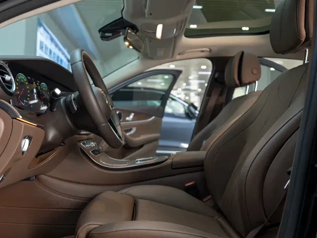 Mercedes-Benz E-Class — Фото автомобиля 11