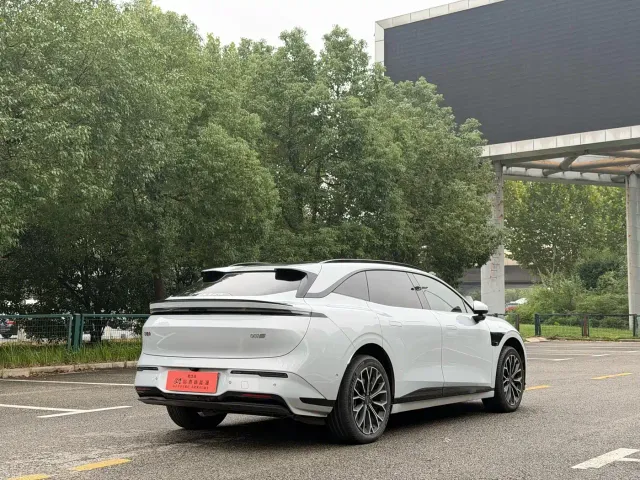 Zeekr 007 GT — Фото автомобиля 4