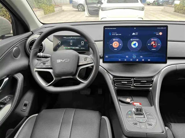 BYD Seal 05 DM-i — Фото автомобиля 8