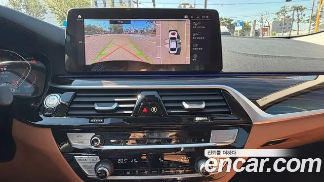 BMW 5 Series G30 — Фото автомобиля 16
