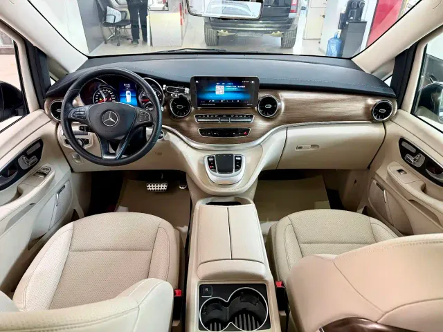 Mercedes-Benz V-Class — Фото автомобиля 11