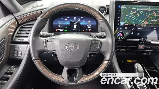 Toyota Alphard — Фото автомобиля 10