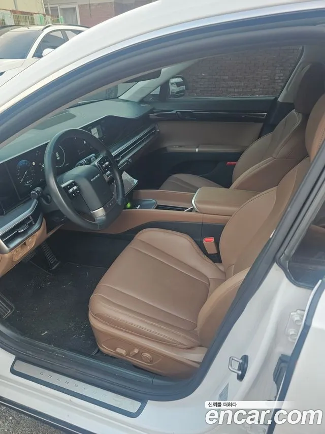 Hyundai Grandeur GN7 — Фото автомобиля 3