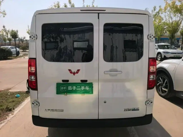 Wuling Yangguang — Фото автомобиля 5