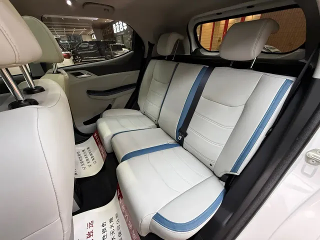 BYD Yuan Pro — Фото автомобиля 22