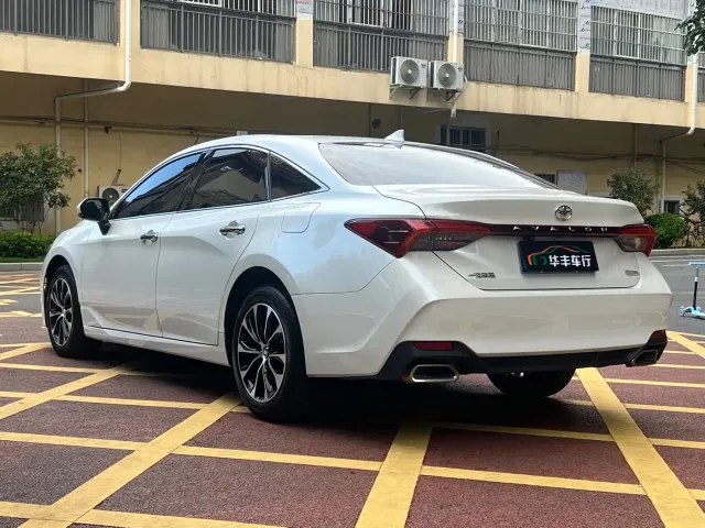 Toyota Avalon — Фото автомобиля 7