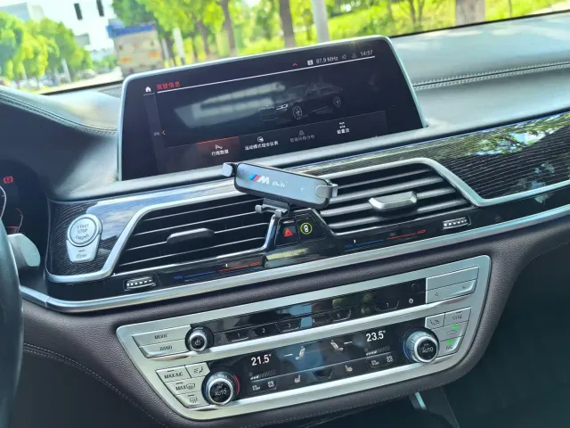 BMW 7 Series — Фото автомобиля 19