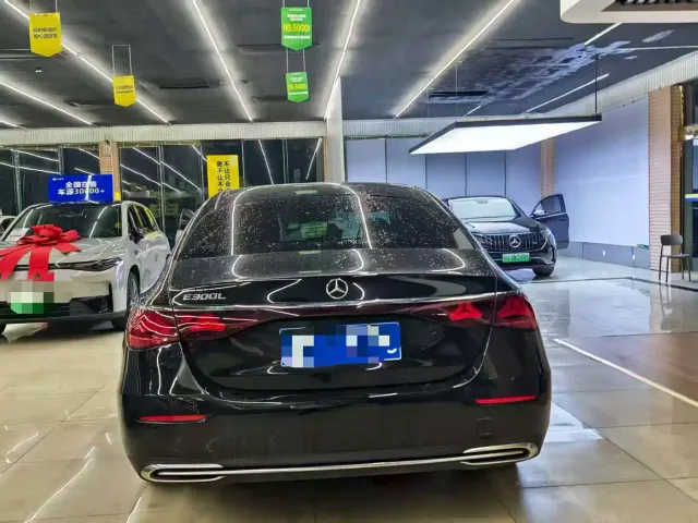 Mercedes-Benz E-Class — Фото автомобиля 8