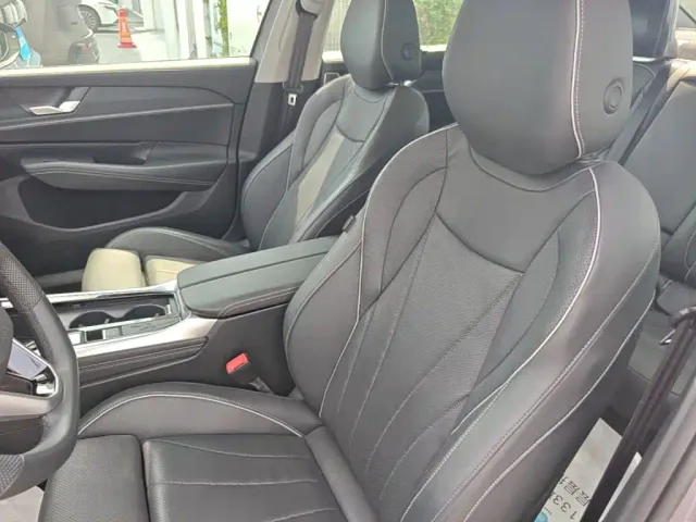 Volkswagen Passat — Фото автомобиля 14