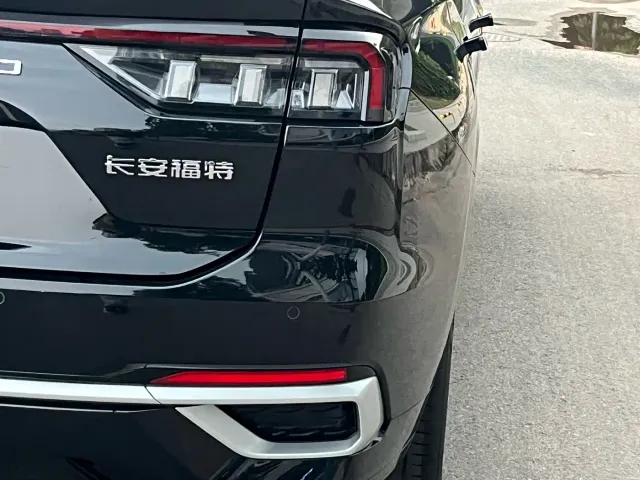 Ford Mondeo — Фото автомобиля 20